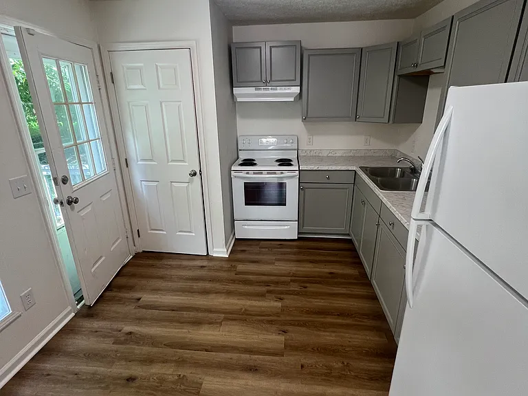 223A Maple Dr #A — Photo 1