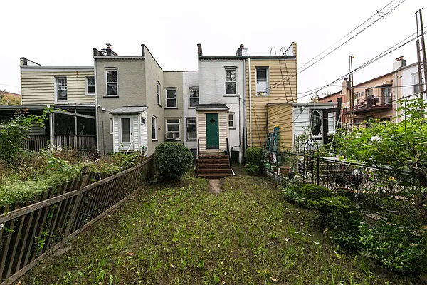 Sold by REMAX Elite | media 4