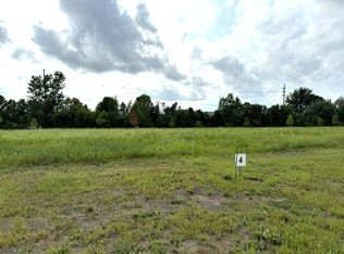24 Brookside Dr, Peru, IL 61354