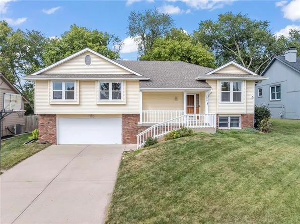 100 NE 111th St, Kansas City, MO 64155
