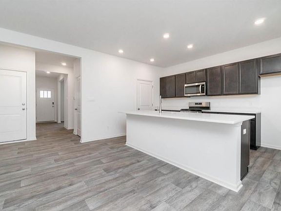 5th image of 10372 Whitney Dr