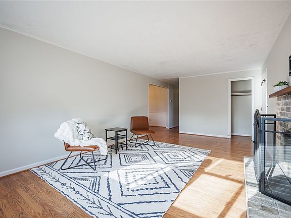 4th image of 38 Notre Dame Dr