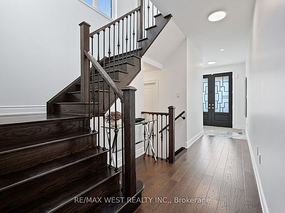 3rd image of 133 Rotondo Cres