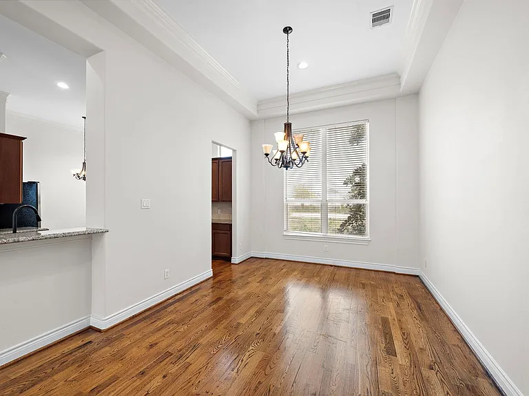 2828 Sherwin St — Photo 16