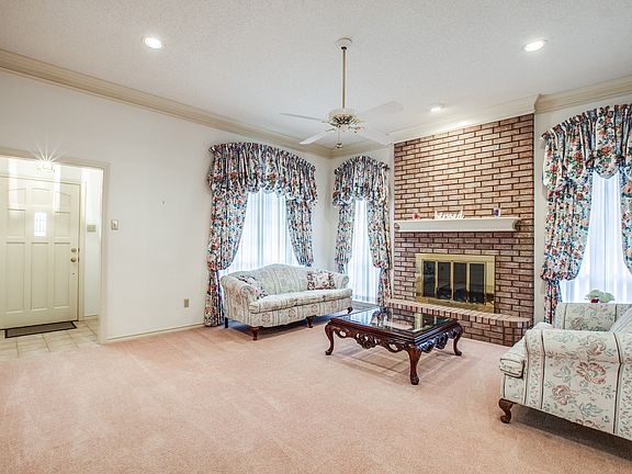 4th image of 1814 Timberline Dr