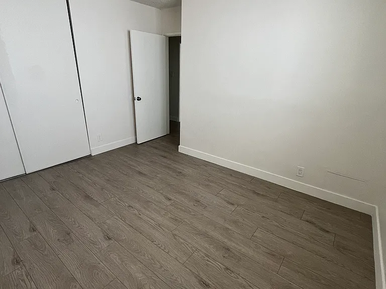 4355 Mammoth Ave #8 — Photo 14