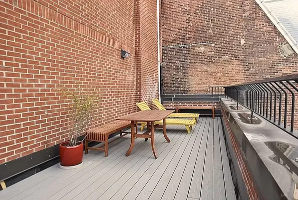 Rented by REAL New York | media 22