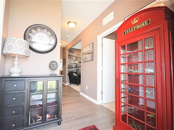 2nd image of 4207 Meadow Lark Dr