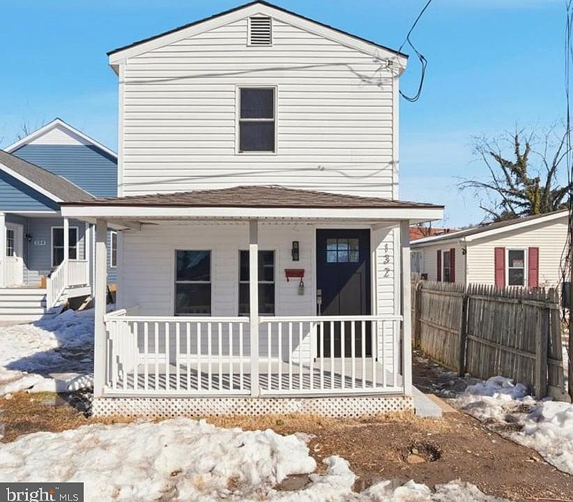 1st image of 132 Prospect St