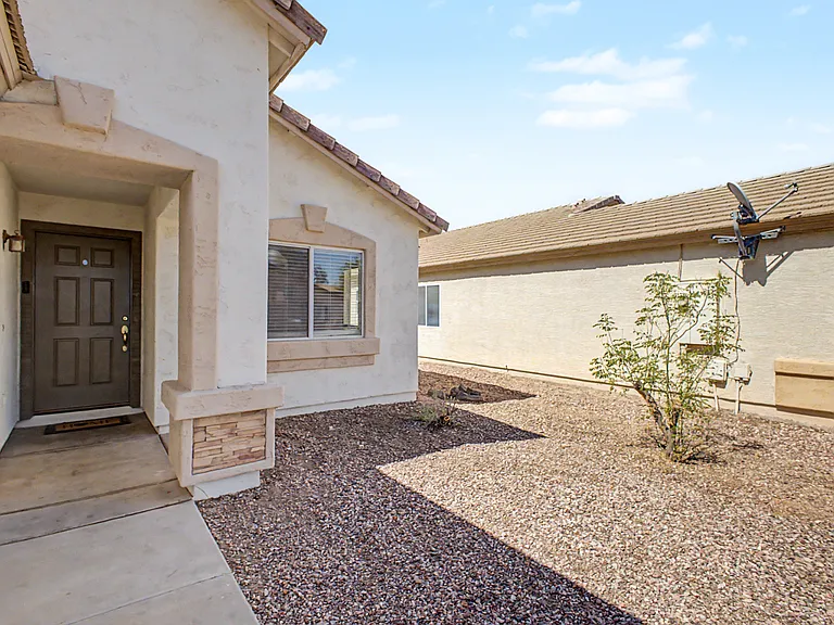 22820 W Papago St — Photo 4