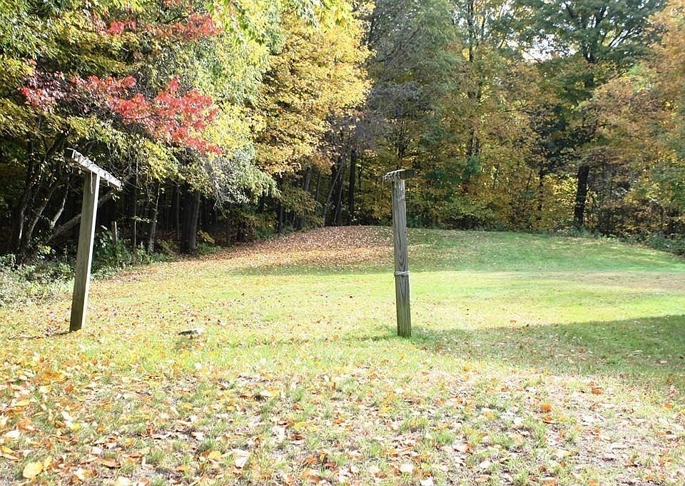 2nd image of 439 Huckle Hill Rd