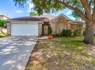 6207 Castle Creek Rd, Arlington, TX 76017