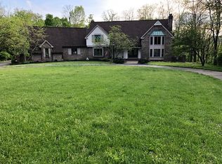 1061 Devils Backbone Rd, Cincinnati, OH 45233