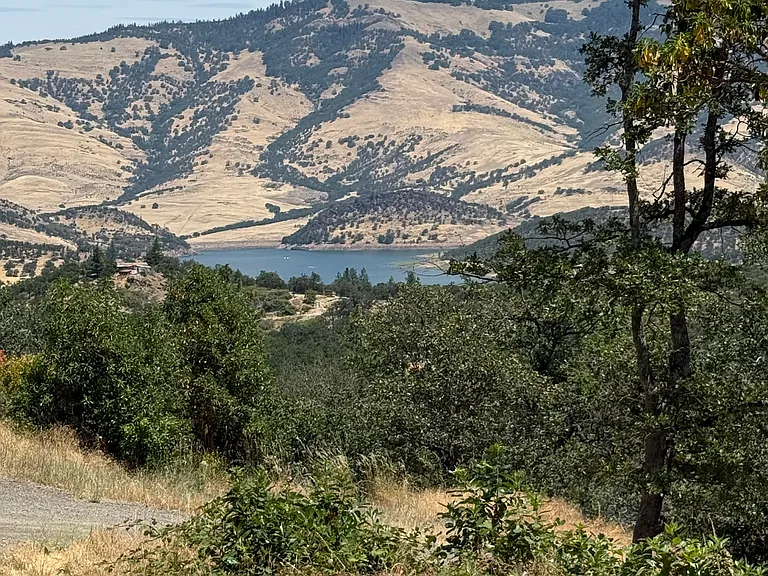 1650 Neil Creek Rd — Photo 2
