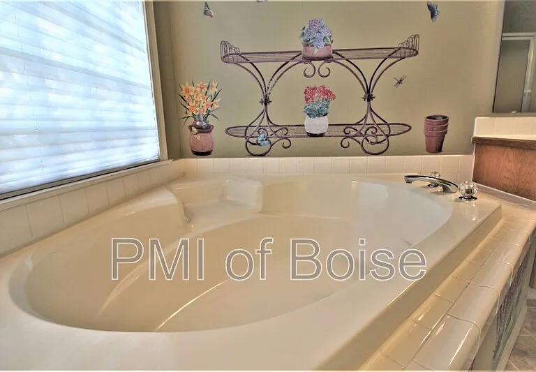 716 Kimberly Ct — Photo 21