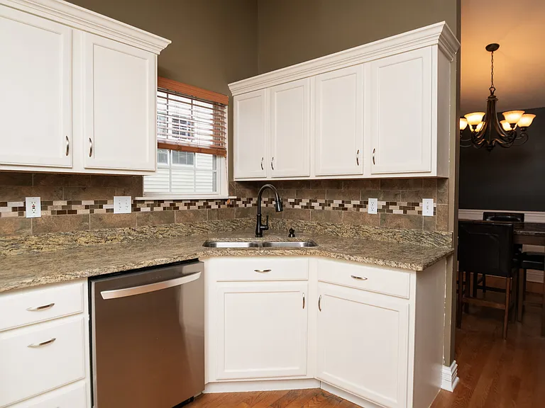 405 Galway Dr — Photo 15