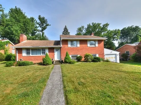 1209 Club Rd, Waynesboro, VA 22980