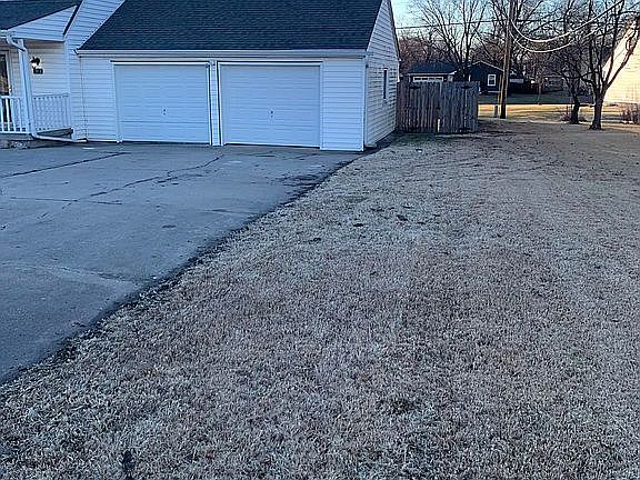 3rd image of 1811 Prairie St