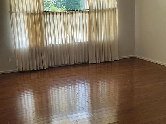 5th image of 207 Highland Dr