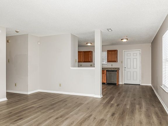 4th image of 1836 Dutch Elm Dr