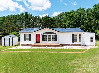 67 Falcon Ln, Hiddenite, NC 28636