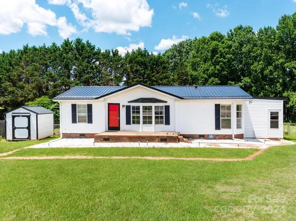 67 Falcon Ln, Hiddenite, NC 28636