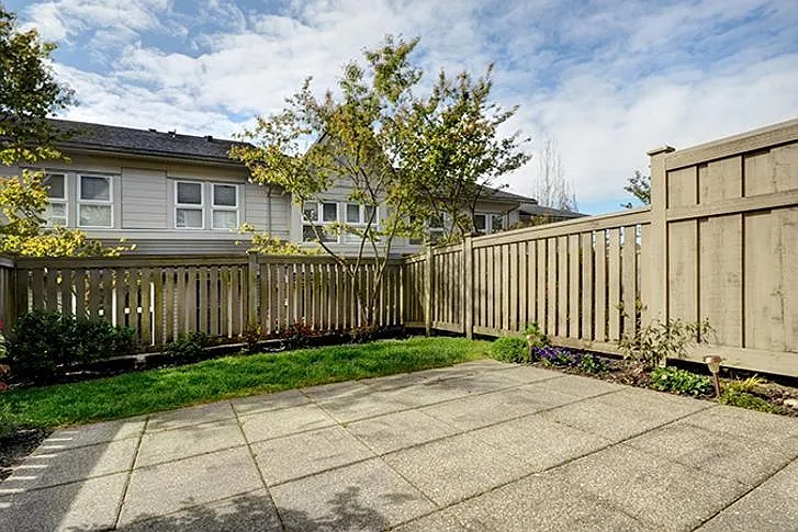 3 bed, 1271 sqft, $4,790 — Photo 2