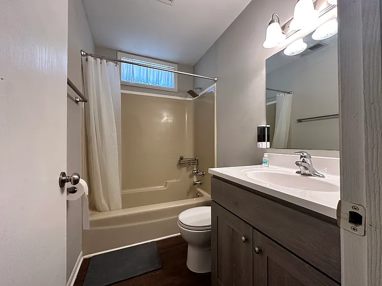 2405 Ashland Cir #9 — Photo 7