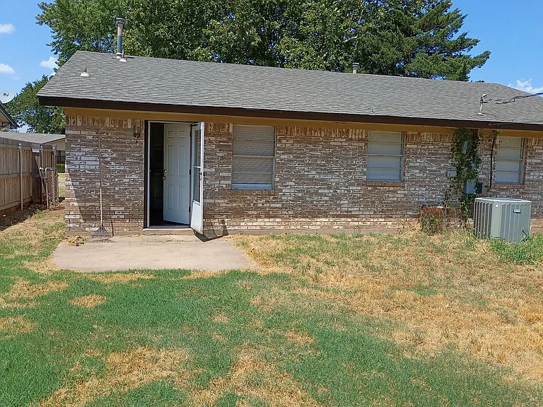 306 W Michael Dr — Photo 17