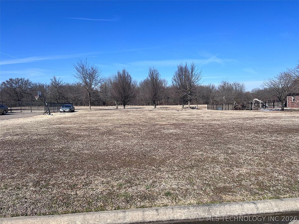 1st image of 4006 Eagle Crest Dr