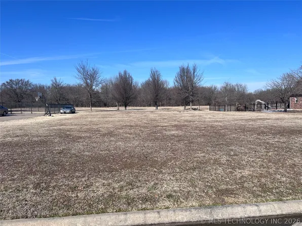 4006 Eagle Crest Dr, Muskogee, OK 74401