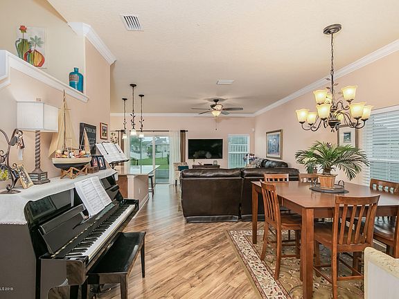 4th image of 4863 Borealis Ct W