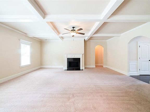 3rd image of 1303 Eurskin Way