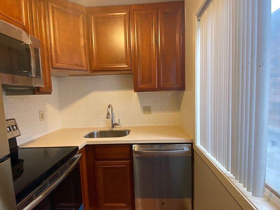 1st image of 1468 La Playa St