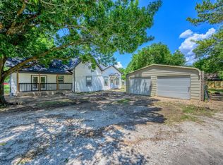 114 N Main St, Sadler, TX 76264