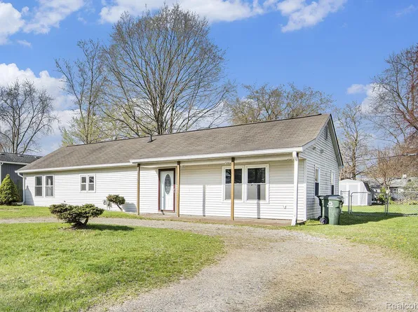 3714 Gainesborough Dr, Orion, MI 48359