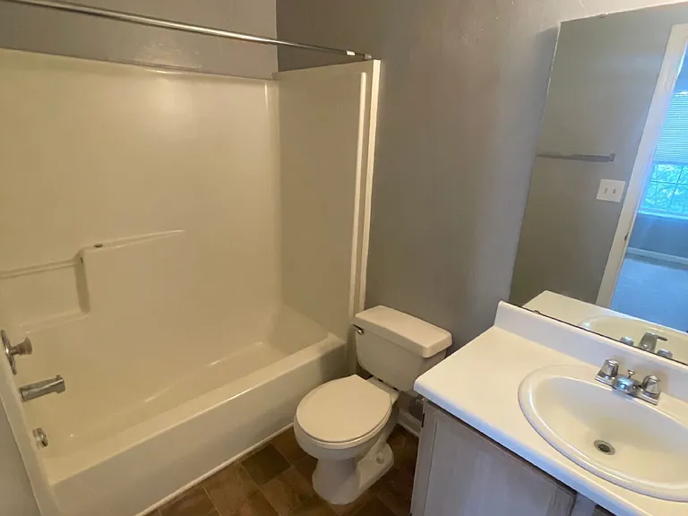 105 Valencia Dr #B — Photo 10