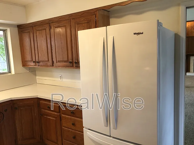 710 NW Midland Ave — Photo 12