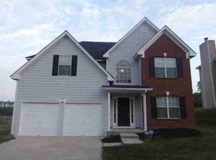 73 Harbour Lake Dr, Fayetteville, GA 30215