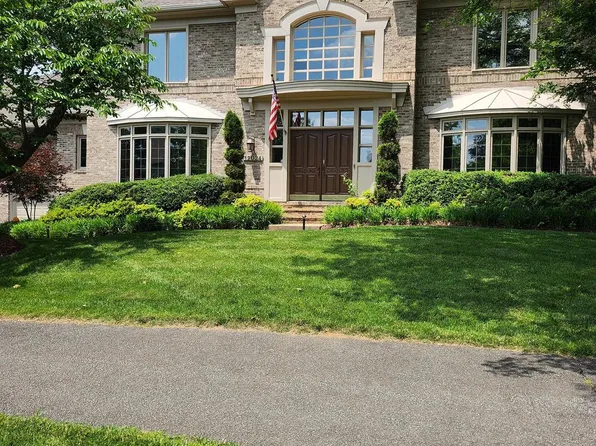12024 Walnut Branch Rd, Reston, VA 20194