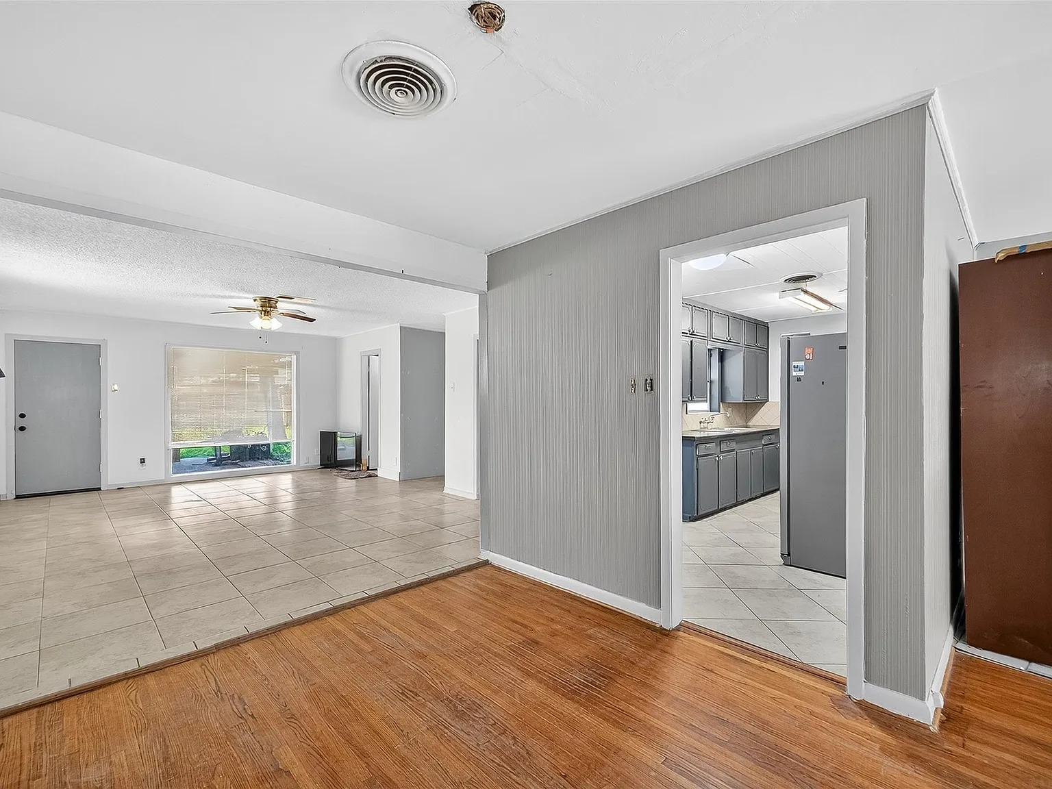 3 bed, 2.0 bath, 1787 sqft, $2,000 — Photo 4