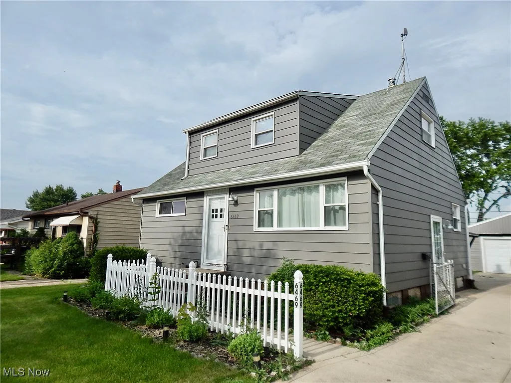 6469 Almont Dr photo 1
