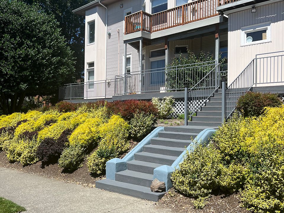 Exterior - unit D located on 2nd floor