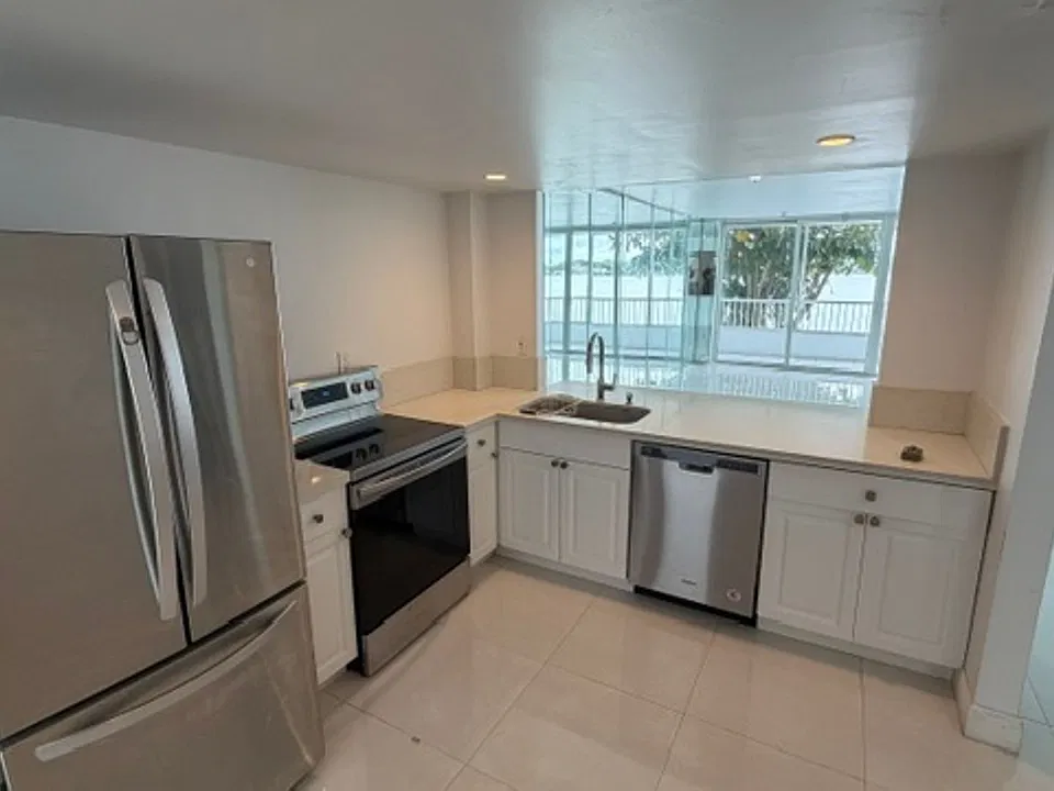1175 NE Miami Gardens Dr #21