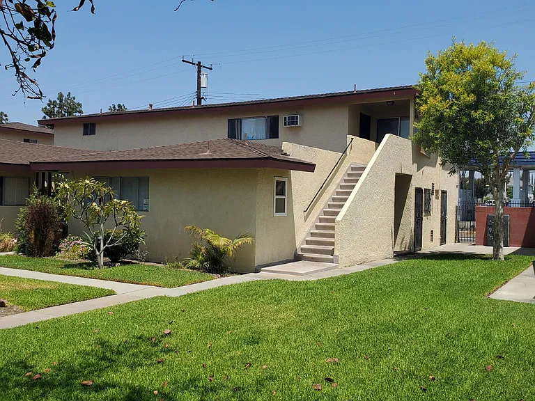 3213 W Cabot Dr #4 — Photo 17