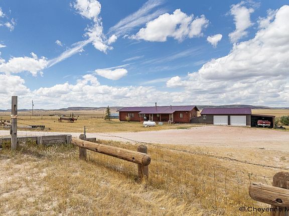 2nd image of 1856 Mountain Shadow Ln S