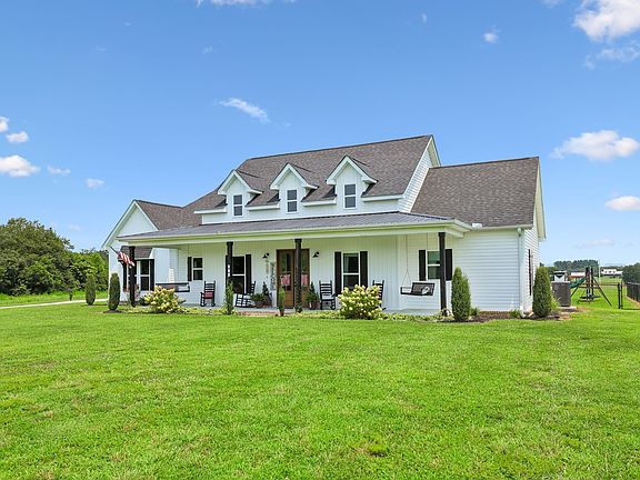 2nd image of 426 Maple Bend Rd