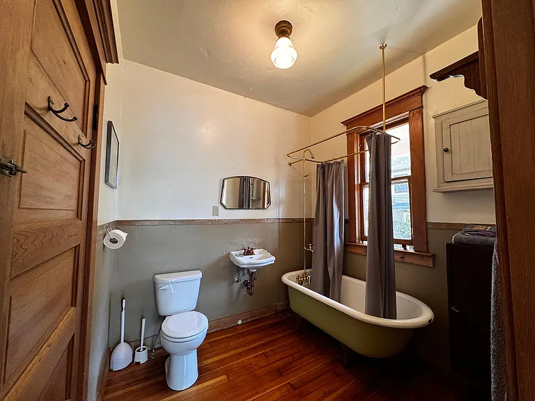 1506 SE Taylor St — Photo 8