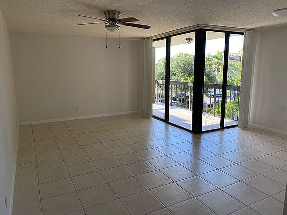 3rd image of 955 Egret Cir APT 311