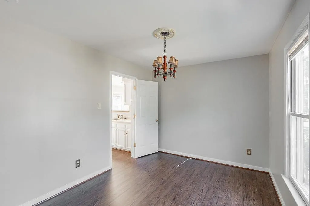 8915 Castle Point Drive — Photo 3